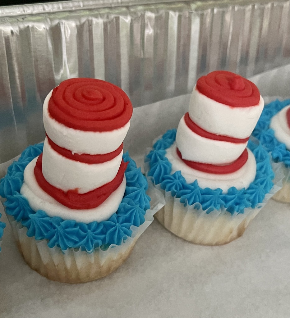Cat in the Hat cupcakes!